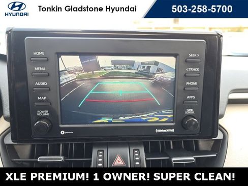 Used 2022 Toyota RAV4 XLE Premium image 17