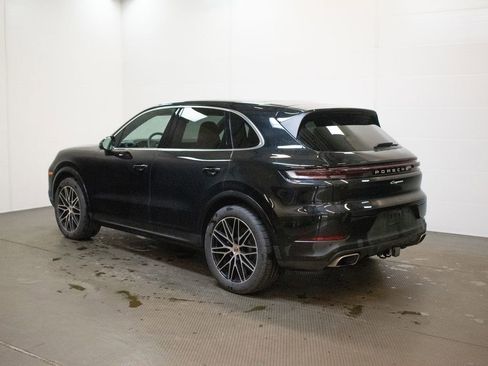 Certified 2026 Porsche Cayenne AWD/4WD image 3