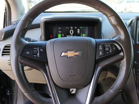 Used 2015 Chevrolet Volt FWD image 7