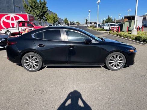 Used 2019 MAZDA MAZDA3 AWD Sedan w/ Select Package image 4