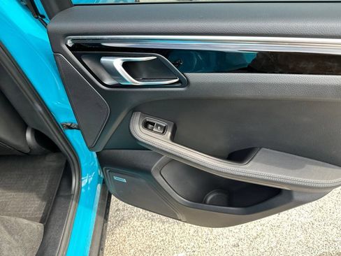 Used 2021 Porsche Macan AWD/4WD image 19