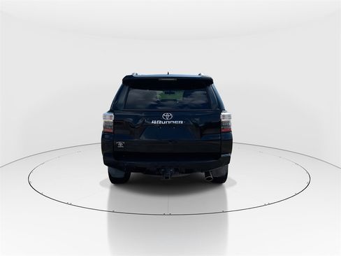 Used 2014 Toyota 4Runner SR5 image 7