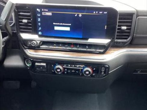 Used 2023 Chevrolet Silverado 1500 LT AWD/4WD image 23