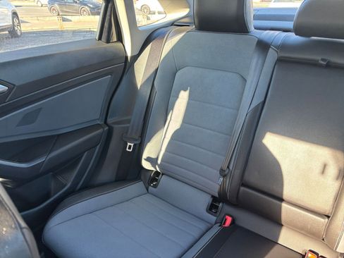 Used 2025 Volkswagen Jetta SE image 36