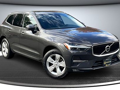 Used 2022 Volvo XC60 B5 Momentum