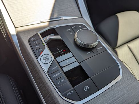 Used 2025 BMW 430i Coupe w/ M Sport Package image 27