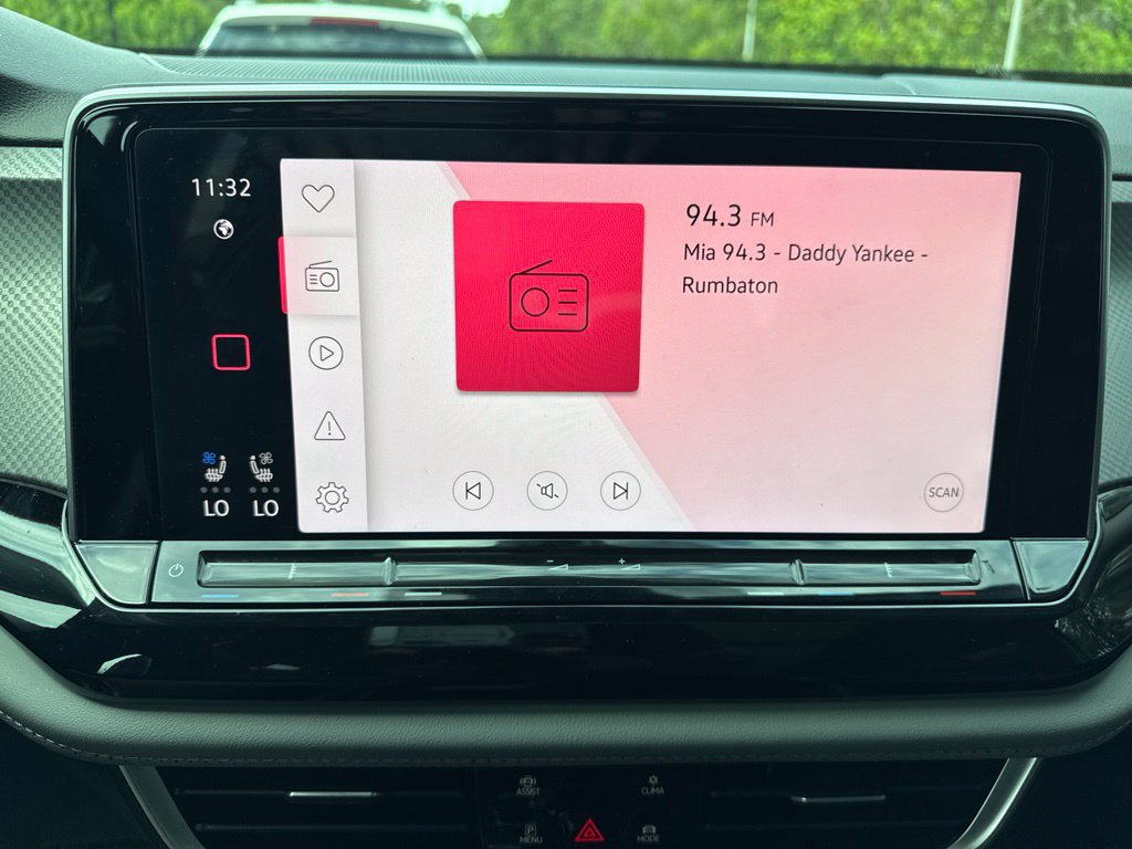 Certified 2024 Volkswagen Atlas Peak Edition SE AWD/4WD image 12