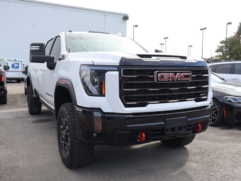 Used 2024 GMC Sierra 2500 AT4X AWD/4WD image 2
