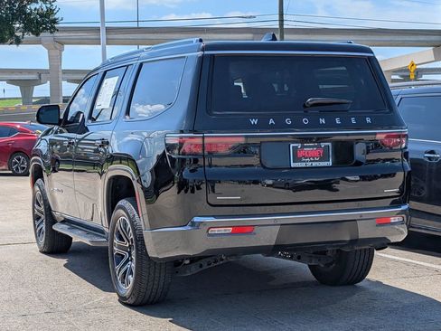 Used 2022 Jeep Wagoneer Series III AWD/4WD image 4