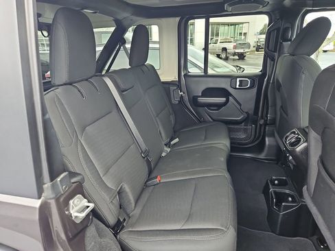 Used 2020 Jeep Wrangler Unlimited Sport S image 27