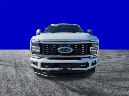 Used 2024 Ford F350 Platinum w/ FX4 Off-Road Package image 9