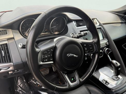 Used 2019 Jaguar E-PACE R-Dynamic SE image 24