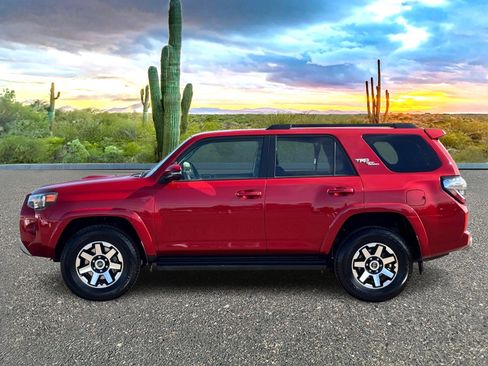 Used 2024 Toyota 4Runner TRD Off-Road Premium image 3