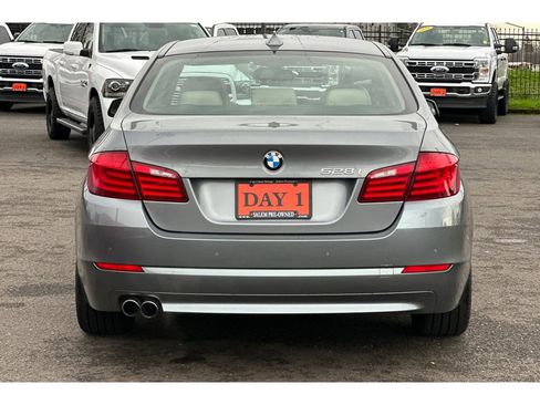 Used 2011 BMW 528i Sedan image 6