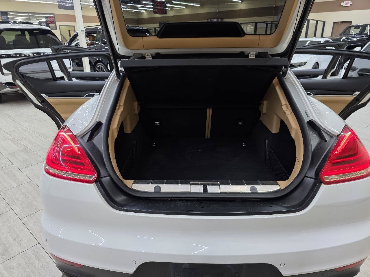 Used 2015 Porsche Panamera 4 w/ Premium Package Plus AWD/4WD image 12