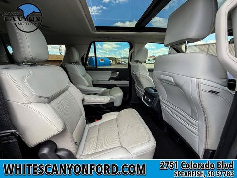 Used 2025 Ford Expedition Max Platinum AWD/4WD image 16