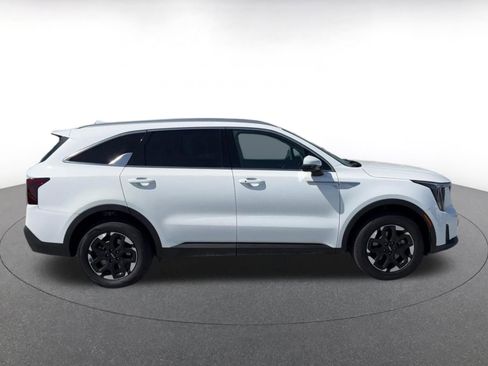 Used 2024 Kia Sorento S AWD/4WD image 16
