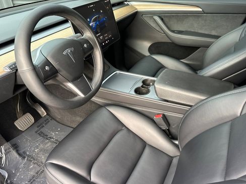 Used 2023 Tesla Model Y Long Range image 4