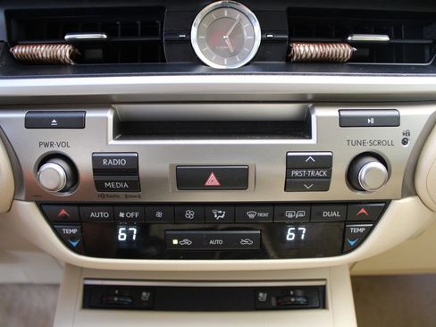 Used 2014 Lexus ES 350 image 16