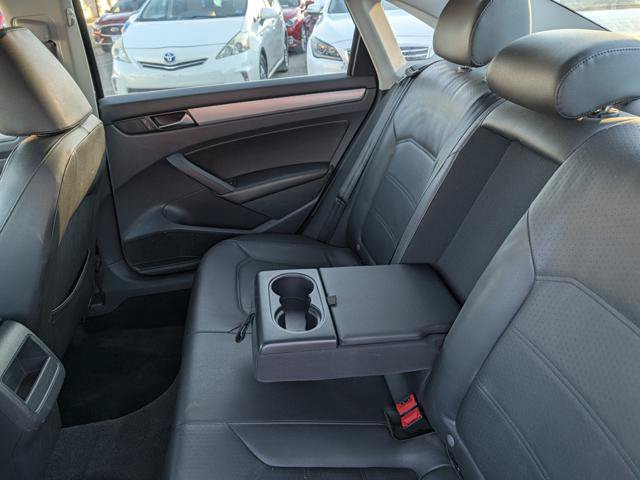 Used 2012 Volkswagen Passat 2.5 SE FWD image 21