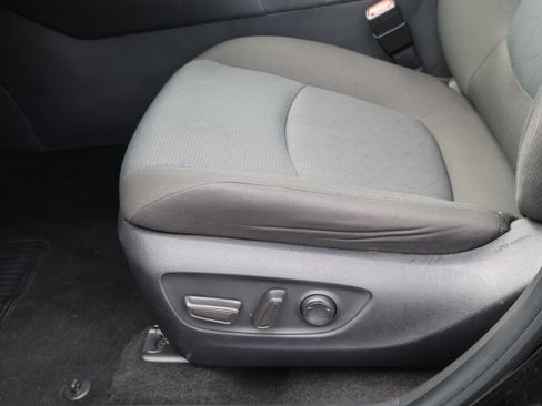 Certified 2025 Toyota RAV4 XLE FWD image 23