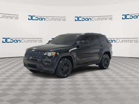Used 2021 Jeep Grand Cherokee Laredo w/ Security & Convenience Group image 4