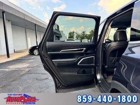 Used 2025 Kia Telluride S AWD/4WD image 53