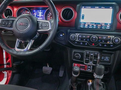 Used 2022 Jeep Wrangler Unlimited Rubicon w/ LED Lighting Group AWD/4WD image 21