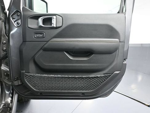 Used 2025 Jeep Wrangler Unlimited Sahara w/ Technology Group AWD/4WD image 44