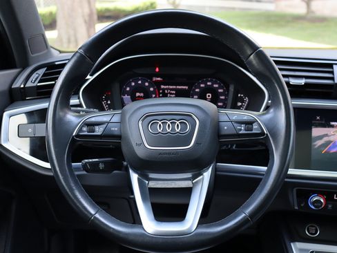 Used 2021 Audi Q3 2.0T Premium w/ Convenience Package AWD/4WD image 21