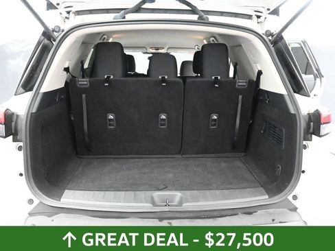 Used 2024 Nissan Pathfinder SV AWD/4WD image 25