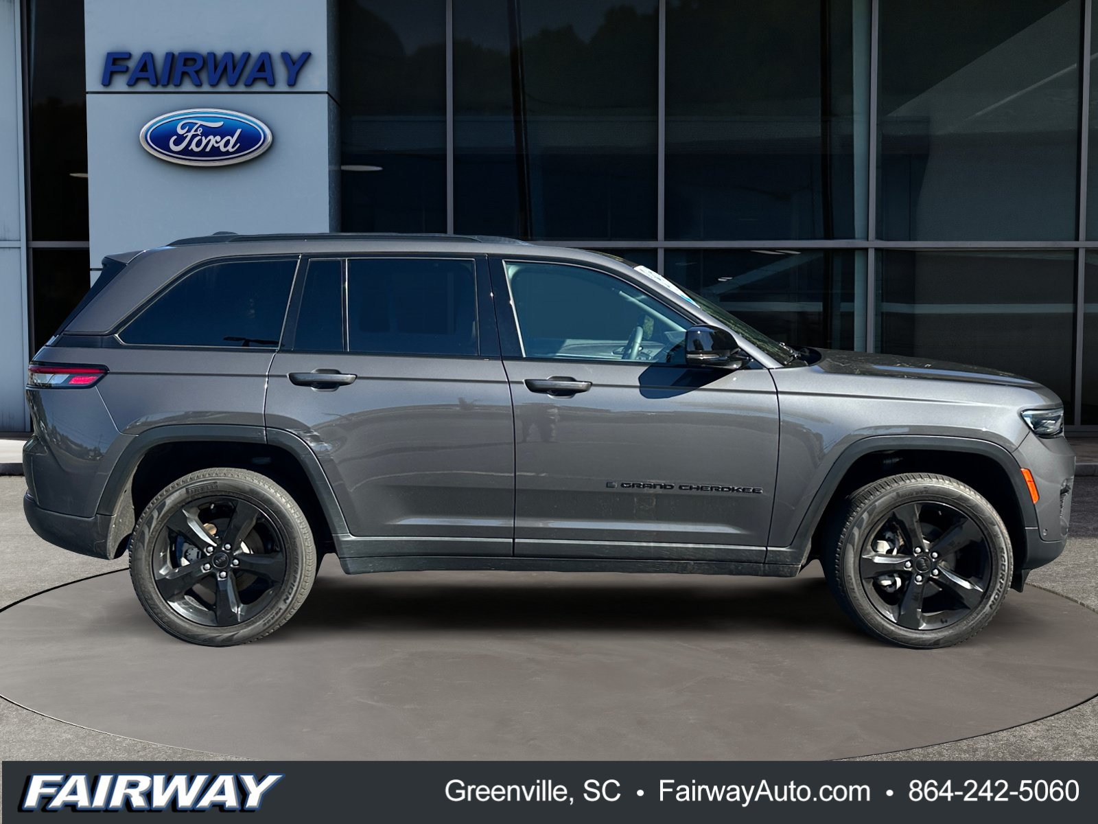 Used 2024 Jeep Grand Cherokee Limited w/ Luxury Tech Group II AWD/4WD image 9