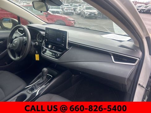 Used 2021 Toyota Corolla LE image 8