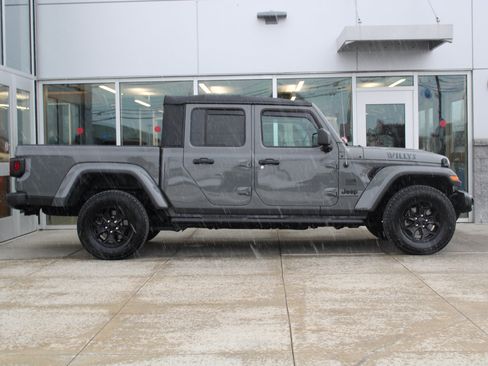 Certified 2021 Jeep Gladiator Sport image 5