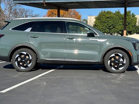New 2026 Kia Sorento EX w/ EX Premium Package FWD image 3