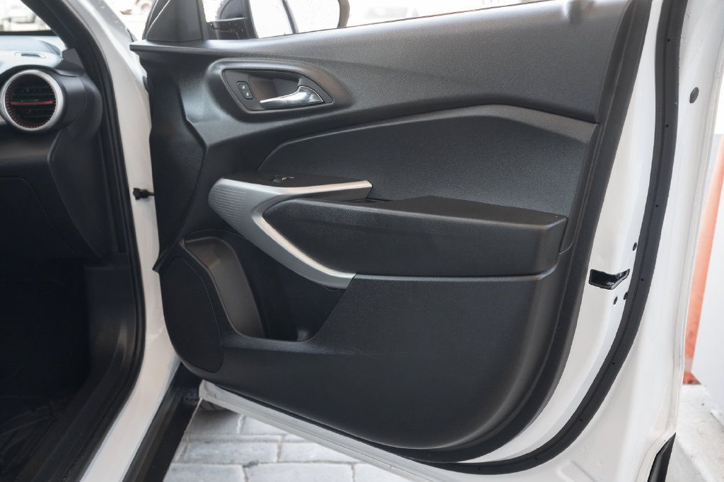 Used 2026 Chevrolet Trax RS w/ Driver Confidence Package FWD image 40