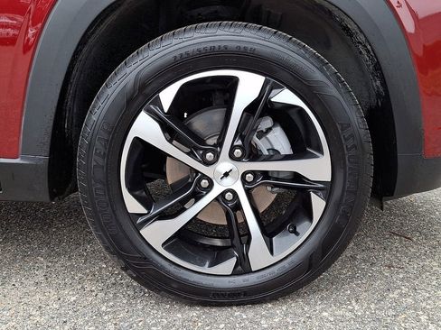 Certified 2025 Chevrolet Trax RS w/ Driver Confidence Package FWD image 8