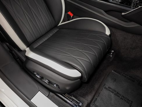 Used 2023 Bentley Flying Spur W12 image 35