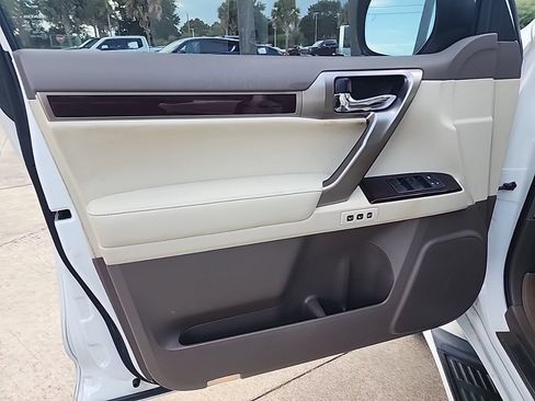Used 2014 Lexus GX 460 Luxury AWD/4WD image 7