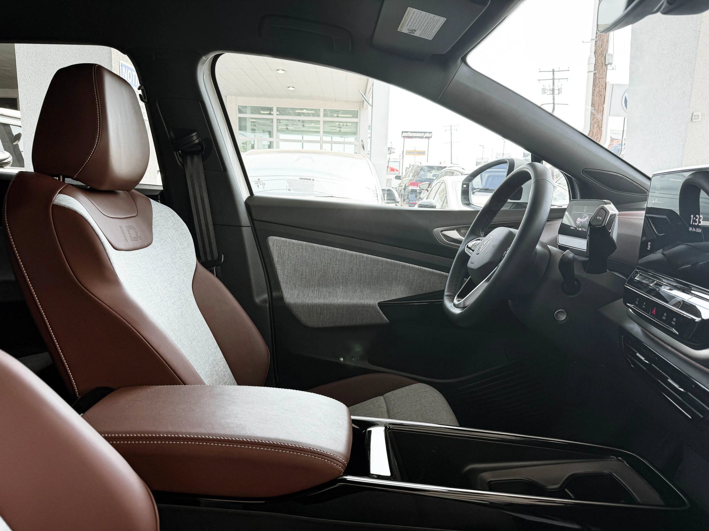 Used 2023 Volkswagen ID.4 Pro RWD image 28