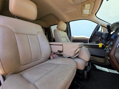 Used 2013 Ford F150 Lariat w/ Mid Equipment Group AWD/4WD image 17