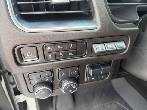 Used 2023 Chevrolet Tahoe Premier w/ Premium Package AWD/4WD image 19