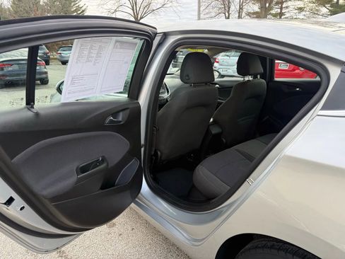 Used 2017 Chevrolet Cruze LT w/ Convenience Package image 12