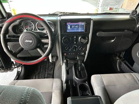 Used 2009 Jeep Wrangler Unlimited Rubicon w/ Dual Top Group AWD/4WD image 18