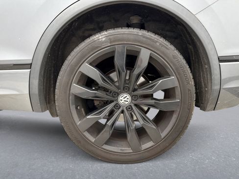 Used 2021 Volkswagen Tiguan SE R-Line AWD/4WD image 27