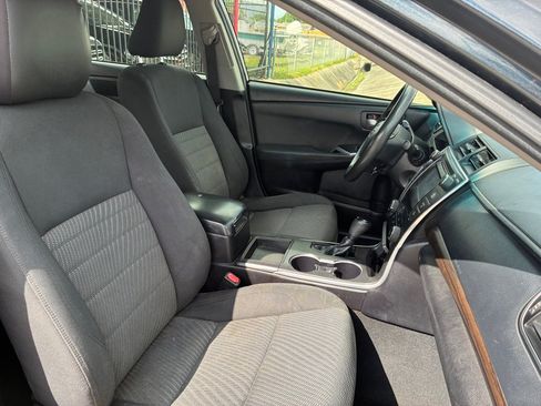 Used 2015 Toyota Camry LE FWD image 32