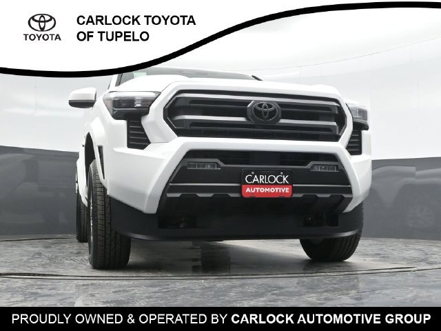 Used 2025 Toyota Tacoma SR5 AWD/4WD image 41