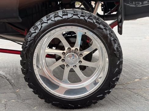 Used 2011 GMC Sierra 2500 Denali w/ Suspension Package, Off-Road AWD/4WD image 10