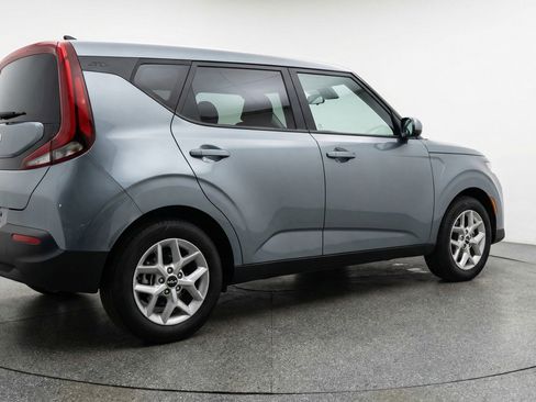Used 2025 Kia Soul LX w/ LX Technology Package FWD image 9