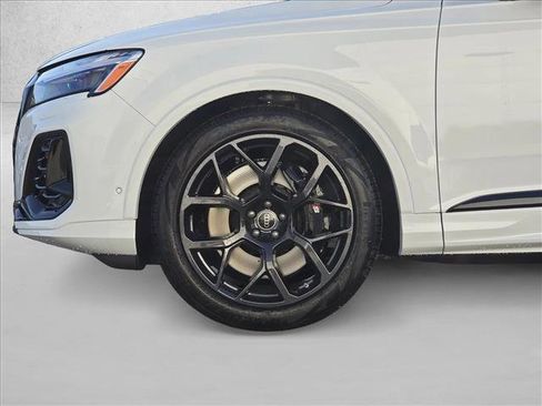 New 2026 Audi SQ7 Prestige image 9